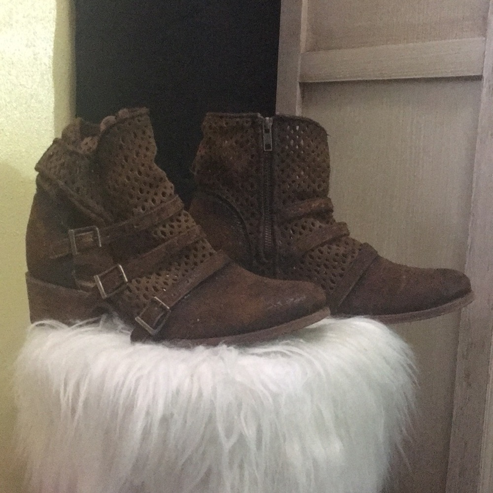 Brown Lamb Cut Out Bootie